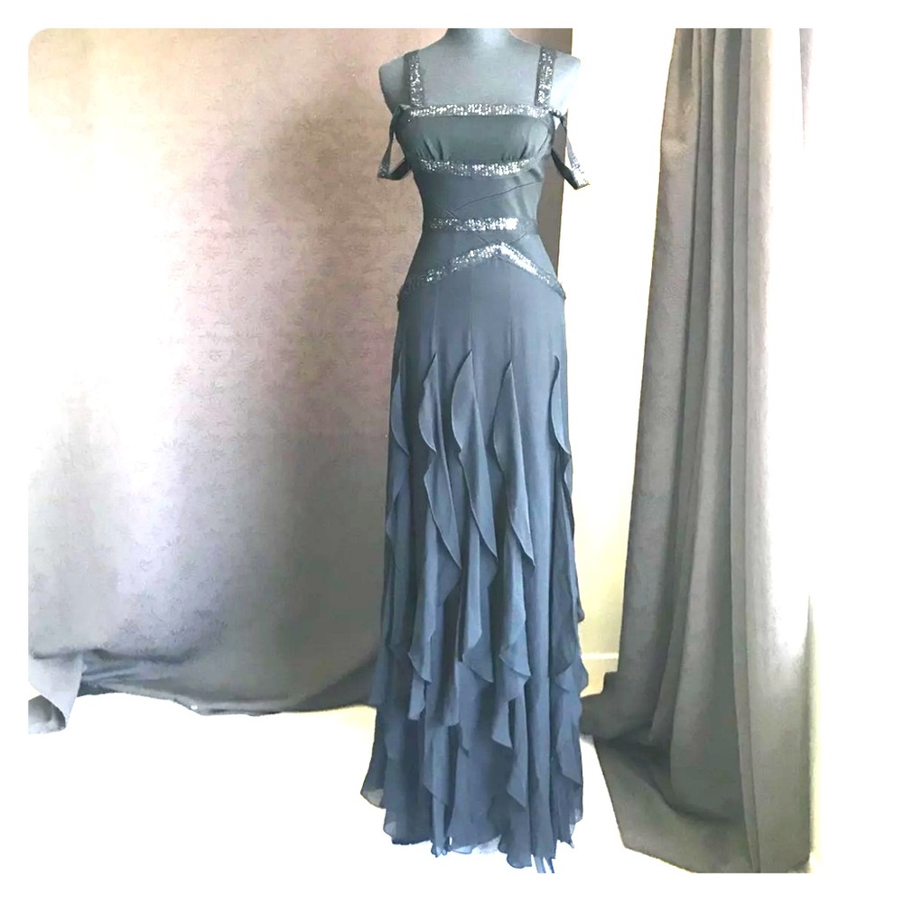 BCBG MAXAZRIA ruffles Evening gown